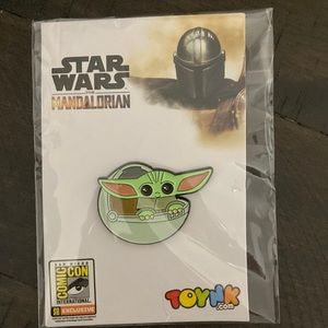 Star Wars Mandalorian Grogu Trading Pin